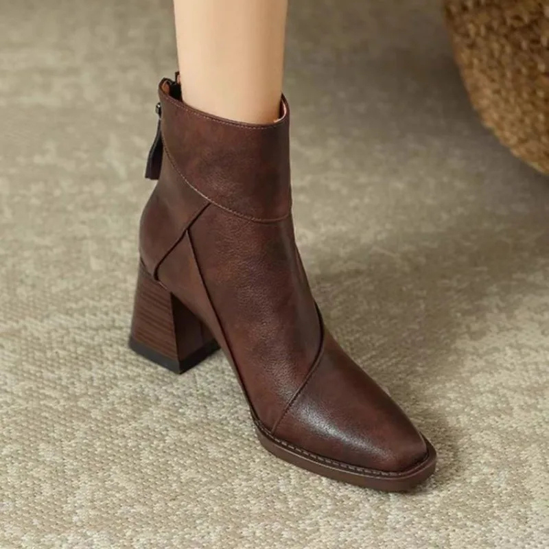AMBER | BOTAS
