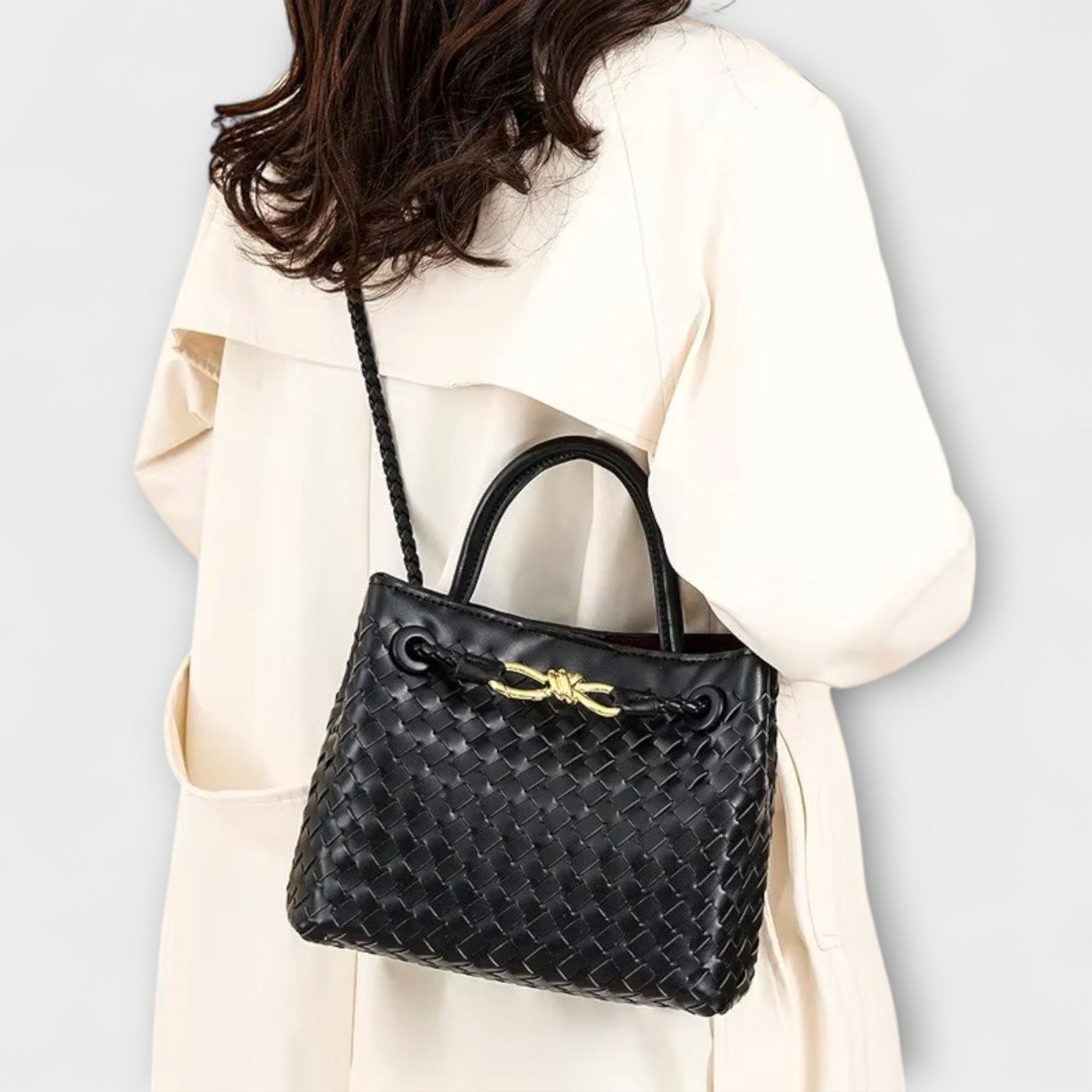 Nora – Pequeño bolso de mano trenzado para dama