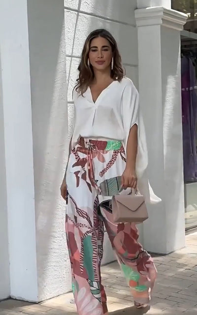 Conjunto Elegancia Tropical - Blusa fluida + pantalón estampado