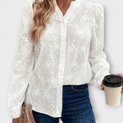 Sara – Blusa de encaje con bordado