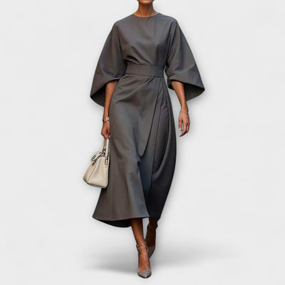 Carmina – Vestido Maximalista Ajustado a la Cintura