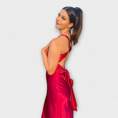 Lilla – Vestido de Noche Sin Mangas